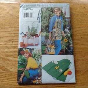 Apron Gardening Tote Accessories Sewing Pattern UNCUT Butterick 4364
